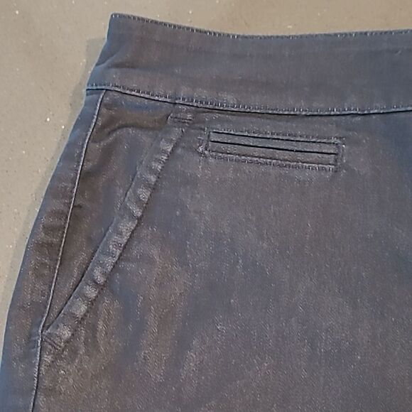 Dockers sz 12 denim shorts - Picture 2 of 5